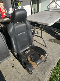 Nissan 350Z driver's side seat