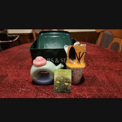 Vintage Green Metal Enamel Bulbs & Seeds Gardening Tin Container Bin Box with Handles and Lid. Comes with  a  Pair  of Small Gardening Gloves, a Pail,