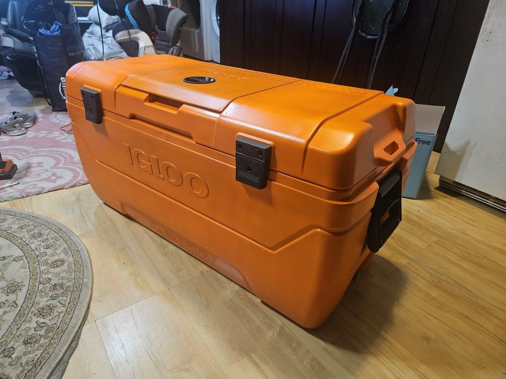 Igloo MaxCold - Large 165qt Marine/Professional Cooler