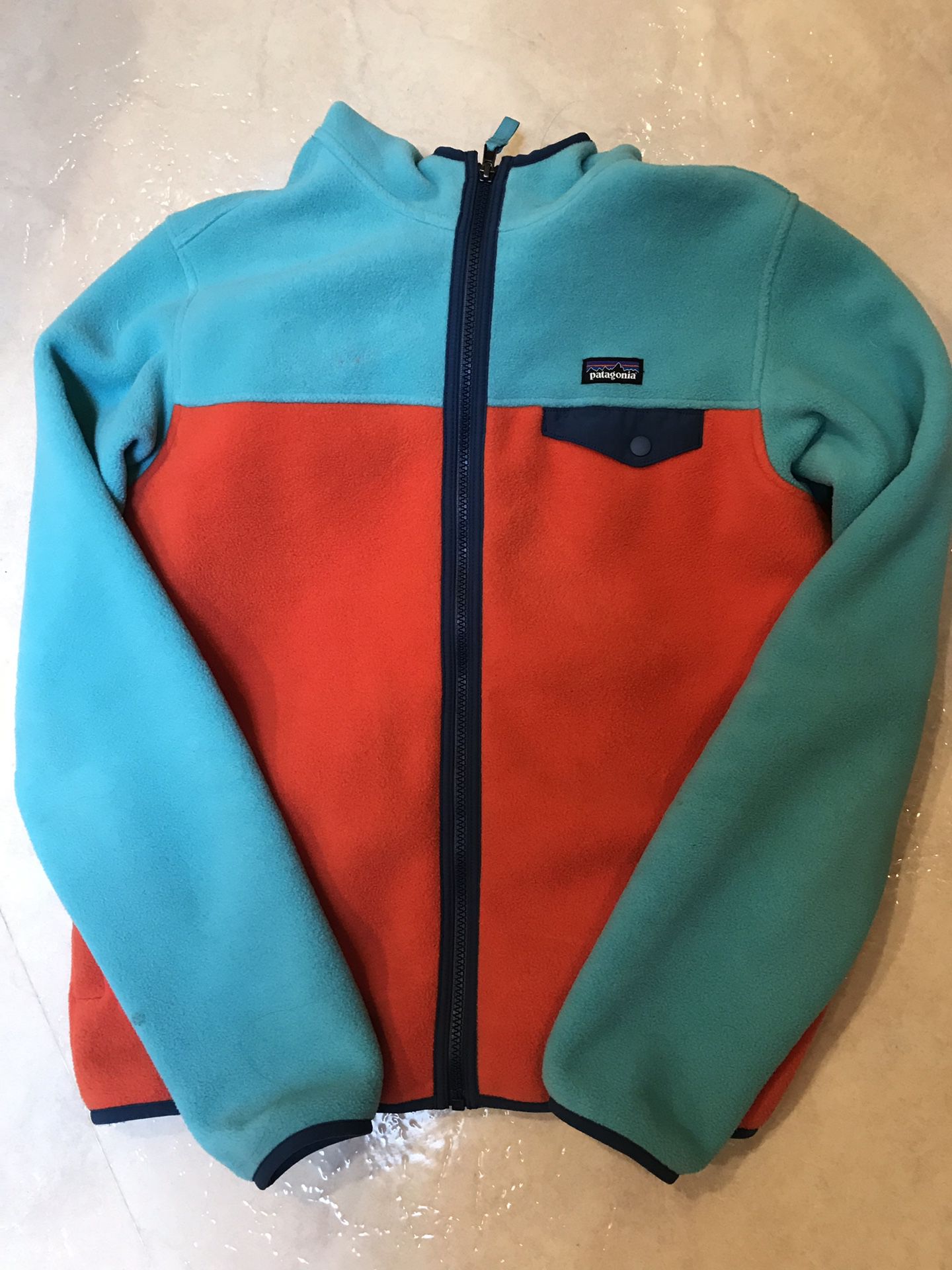 Patagonia boys xxl (16-18) - can also be worn as a women’s small