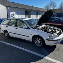 2001 Volvo V40