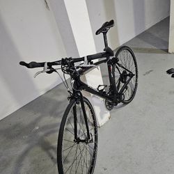 Specialized Sirrus SL2 – Lightweight Flat Bar Road Bike