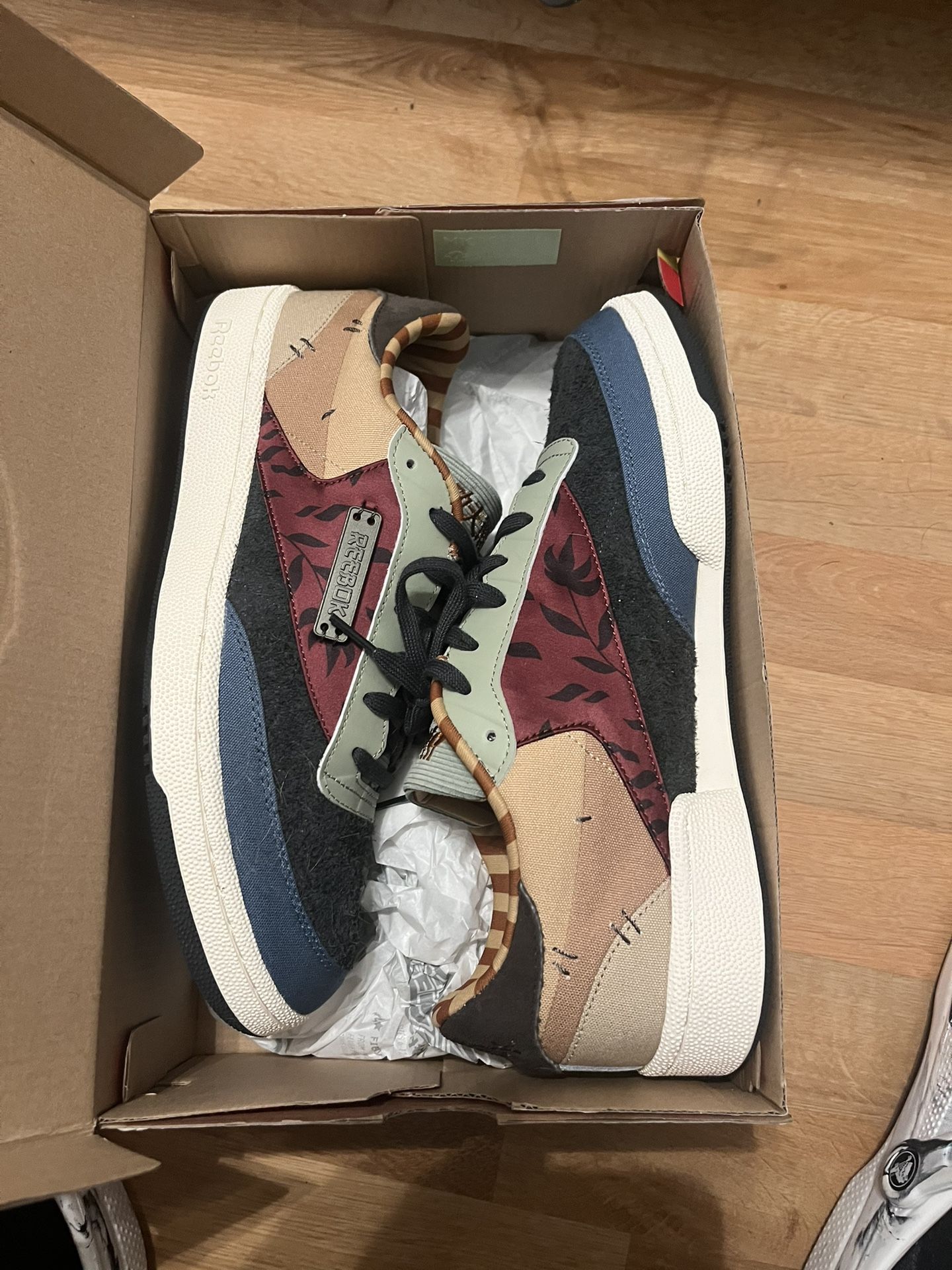 Reebok Kung Fu Panda Size 11.5 75$ Firm