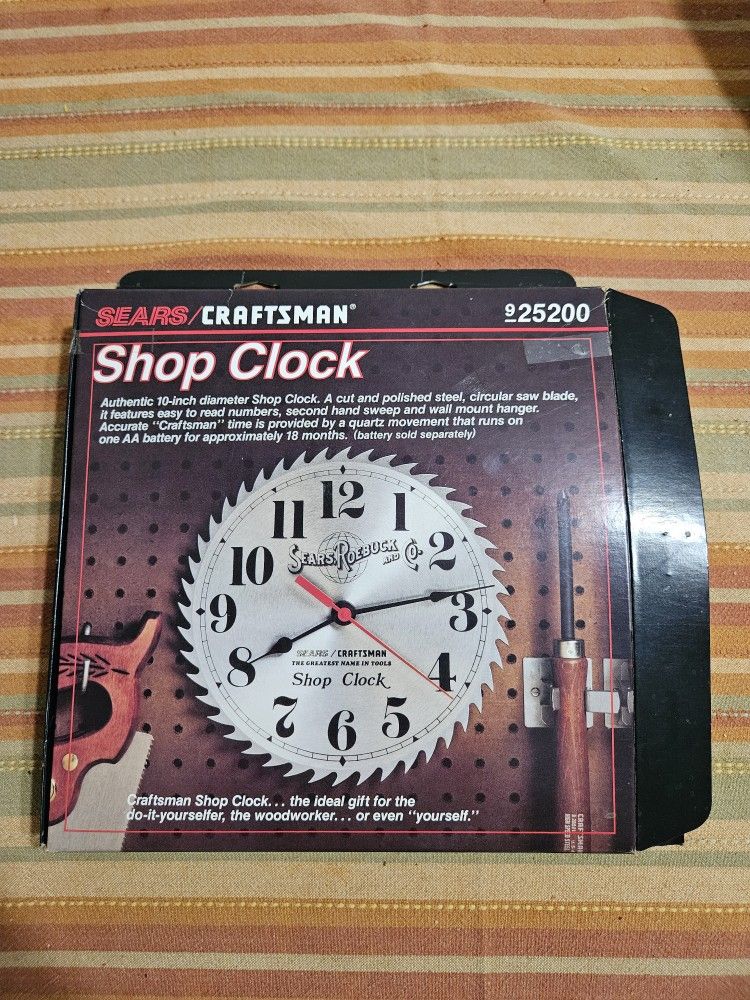 Saw blade shop clock