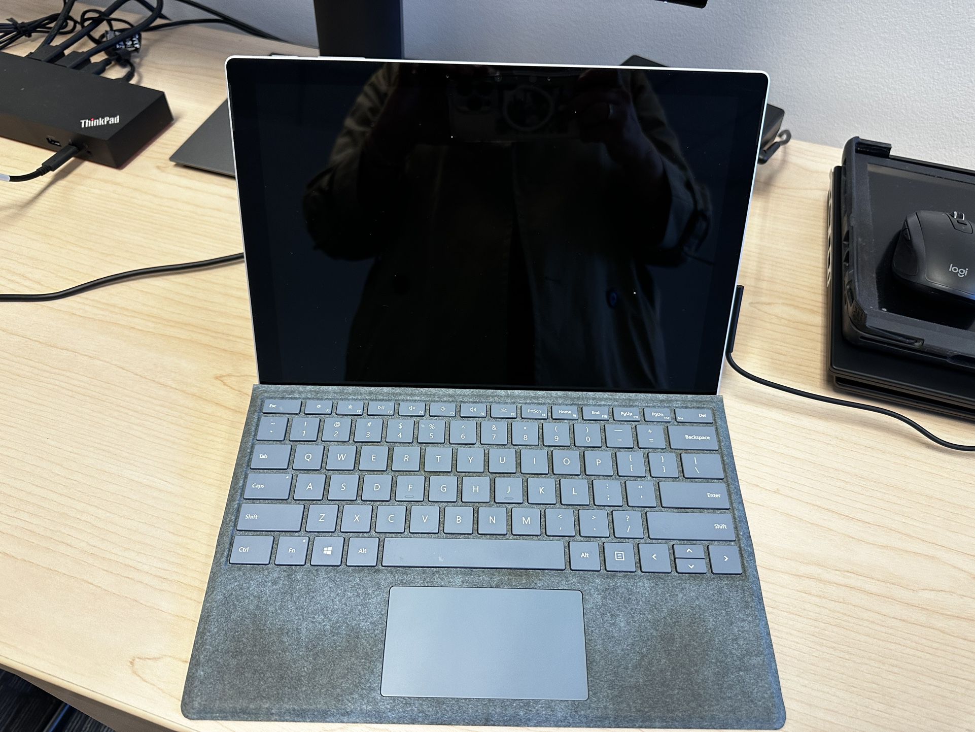 Microsoft Surface Laptop go model 1943 i5