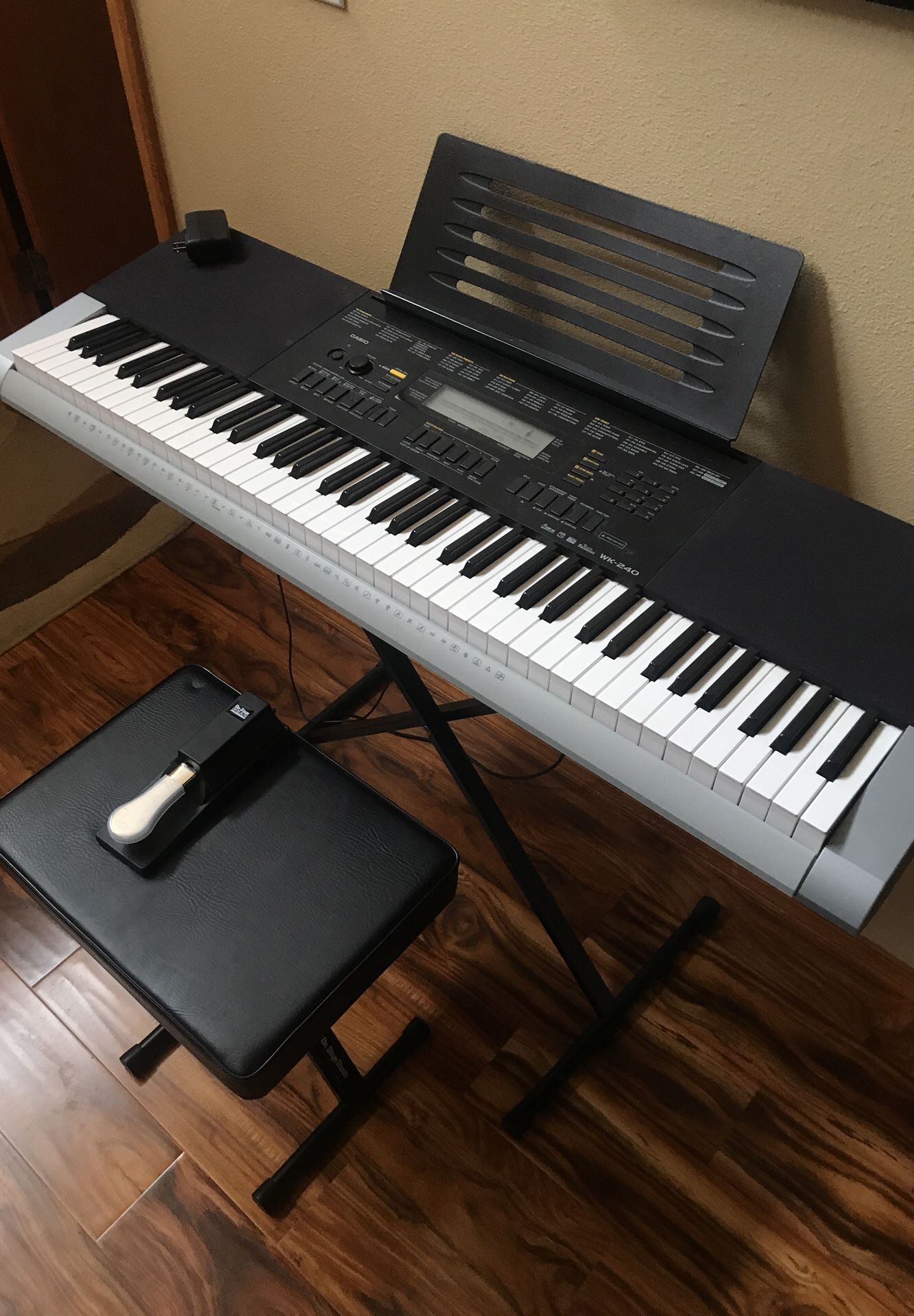 Casio WK240 keyboard for Sale in Vancouver, WA OfferUp