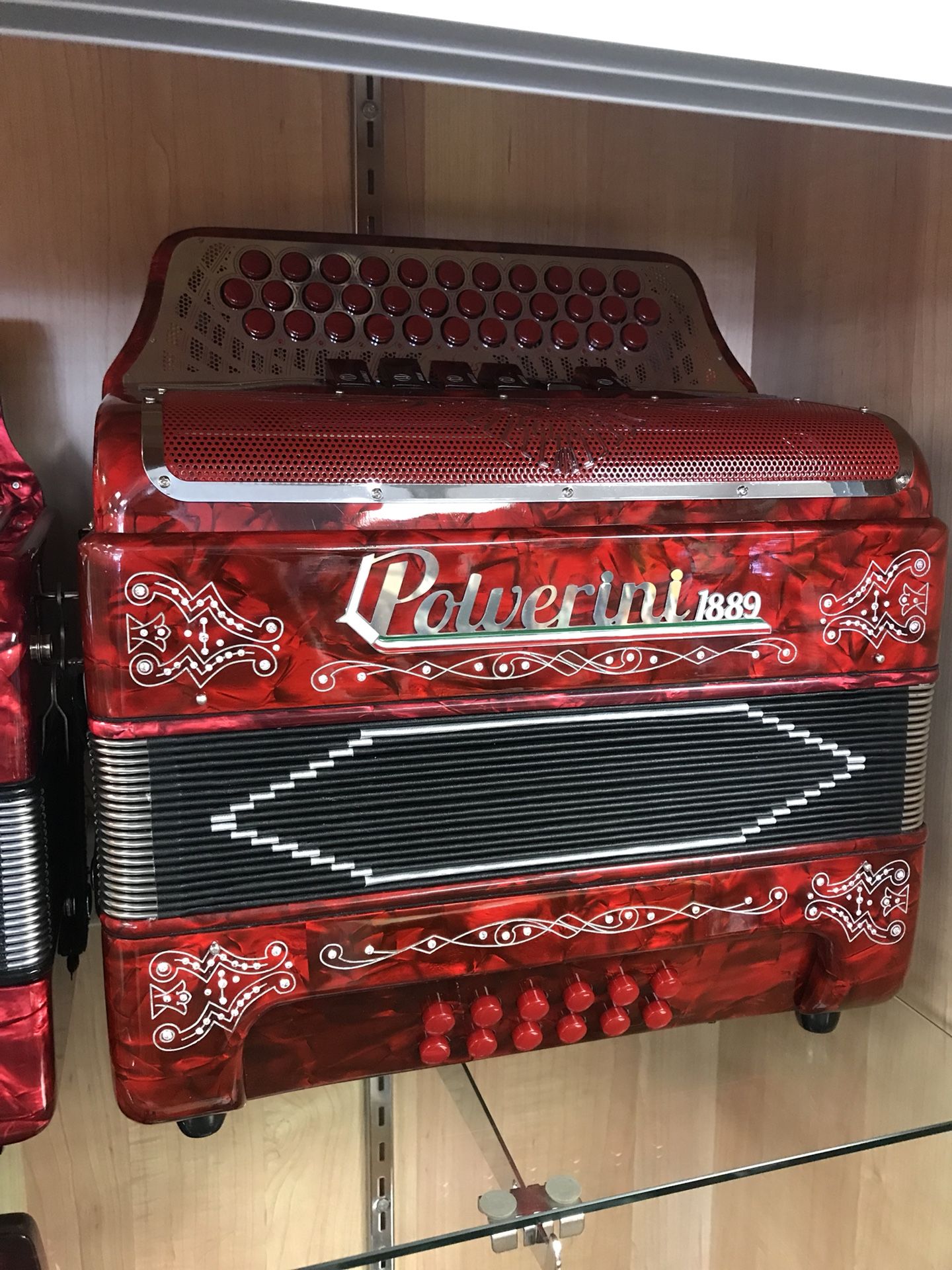 Polverini Two tone 6 switch 3412 button accordion made in Italy red rojo