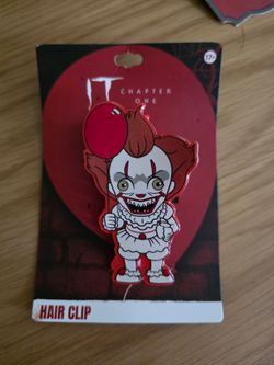 It/ peniswise hair claw clip