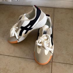 Low-Top Sneakers with Gum Sole