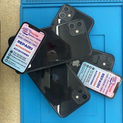 I phone 11 black 64 GB unlocked with 30 days warranty 