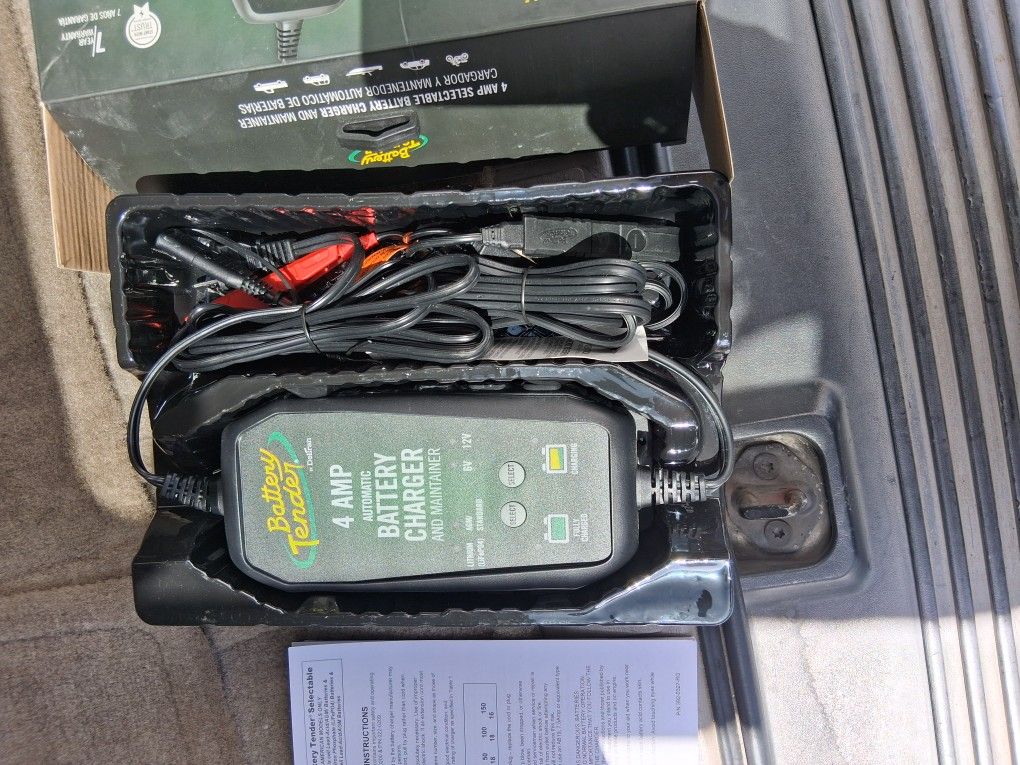 4 AMP AUTO BATTERY CHARGER