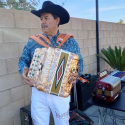 Grupo Norteño Para Cuando Se Le Ofrezca 