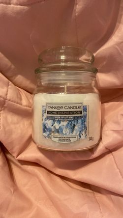 Yankee Candle Snow Dusted Pine