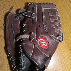 Rawlings Baseball Glove ( Catch Right Handed)