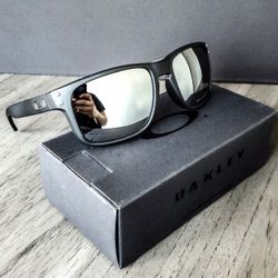 New Oakleys  Box, Pouch Cloth All Included