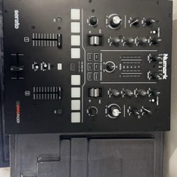 Numark (Serato)Scratch Mixer w/ marathon case and dust cover