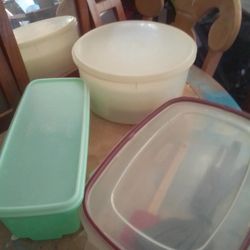 Tupperware Rubbermaid Lockit Storage Bowls Containers XL Bowl With Lids