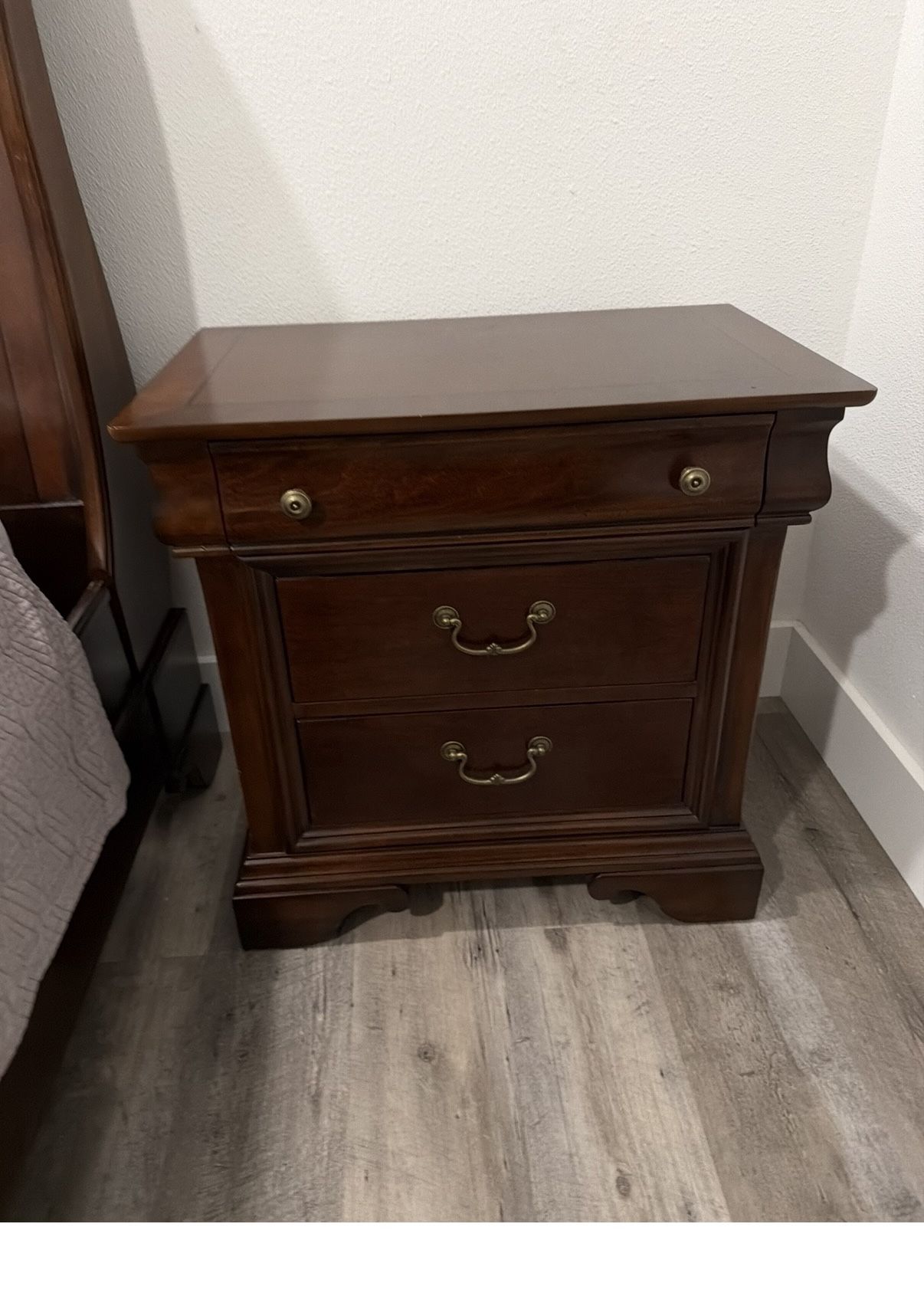 Nightstand / Nightstands