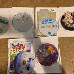 Nintendo Wii Console GameCube Compatible With Guitars And Extras 