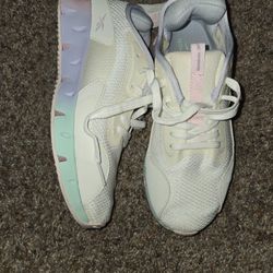 Girls. Reebok size 5