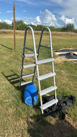 Pool ladder s