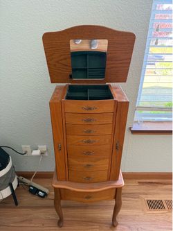 Jewelry cabinet