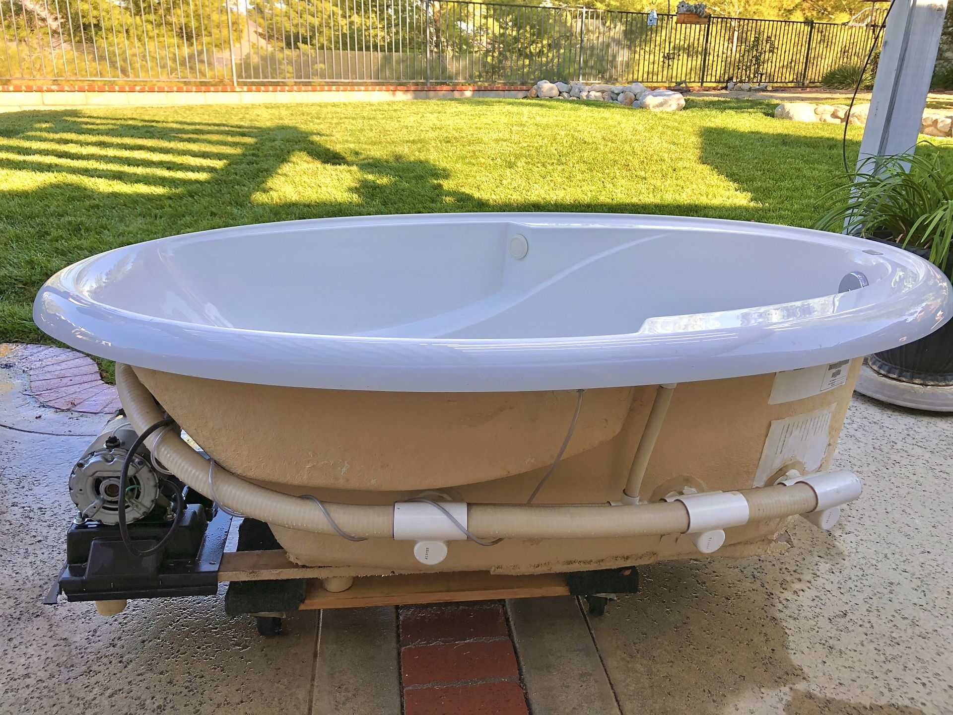 Lasco Hot Tub Jacuzzi Jet Bath for Sale in Sylmar, CA OfferUp