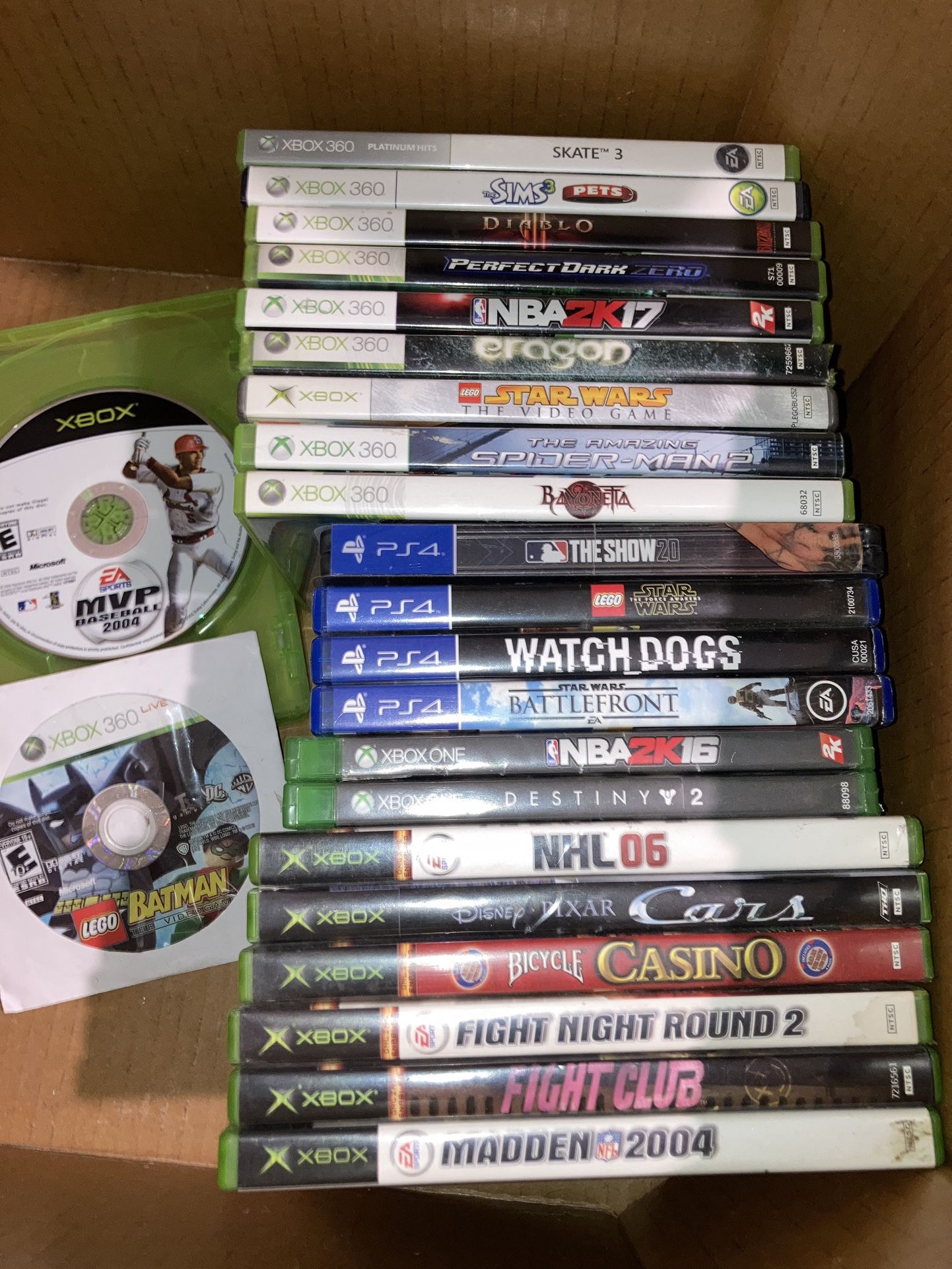 Set of 22 Xbox, Xbox360, XboxOne, and PS4 Games in Great Condition!