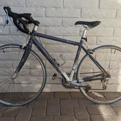 Fuji's Finest 1.0 Women's Road Bike 