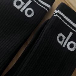 Black Alo Socks