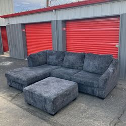 Delivery ~ Gray Sectional w/Ottoman 