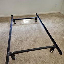 TWIN SIZE METAL BED FRAME