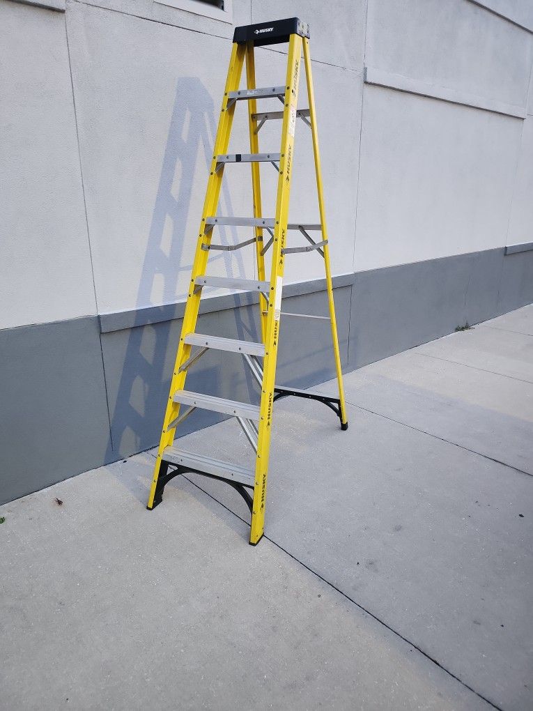 Husky 8 ft Ladder