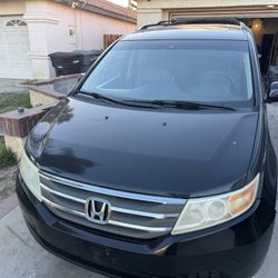 2011 Honda Odyssey Runs Good