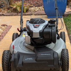 Lawn Mower/ Murray 22"Cut Self Propelled 140cc!
