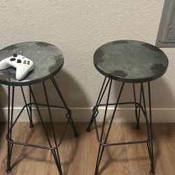 2 Bar Stools 