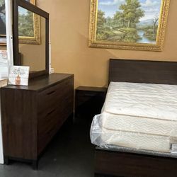 Queen Brown Bedroom Set 