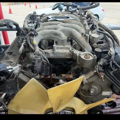 Ford 6.8L V10 2 Valve Engine 