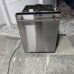 GE Café Dishwasher 24 inches Brand New One Receipt For 90 Days Warranty 