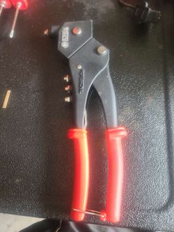 Genuine Matco Tools Swivel-head Rivet Gun RG3700
Excellent mint condition