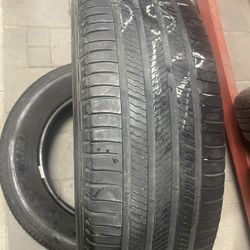 225/65/17 Michelin Pair 40$
