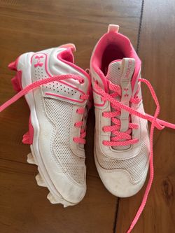Girls cleats