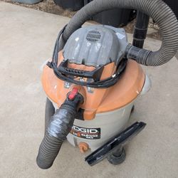 Rigid Shop Vac  - Wet / Dry Vacuum. Needs New Air Filter 