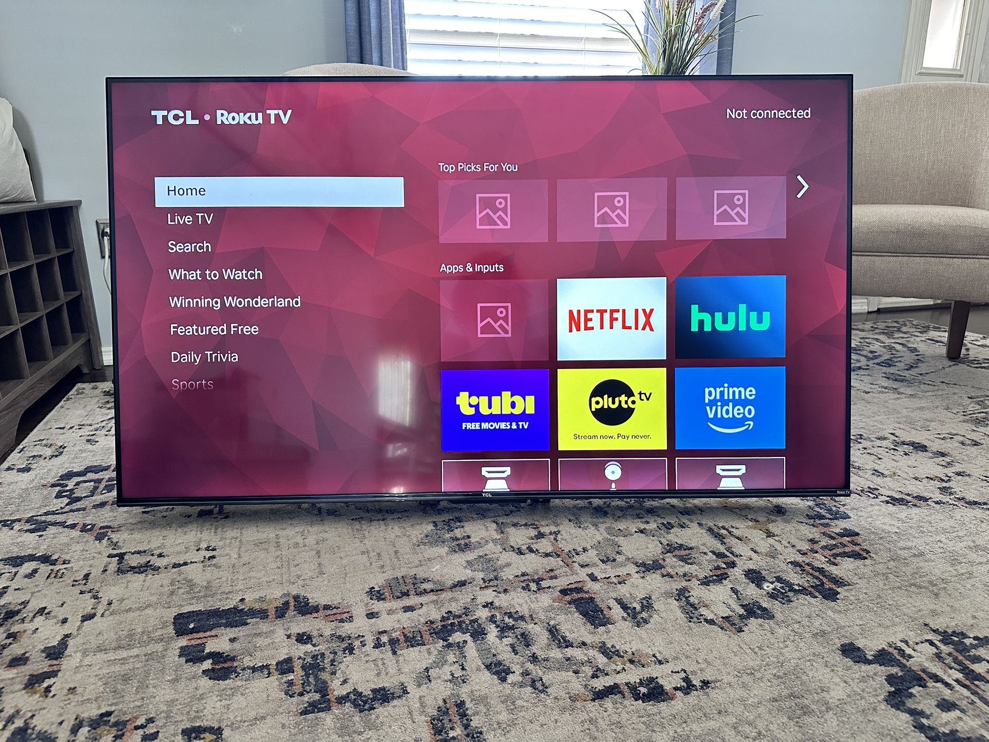 55 Inch Tlc Roku Tv And Whalen Xavier 3-in-1 Television Stand