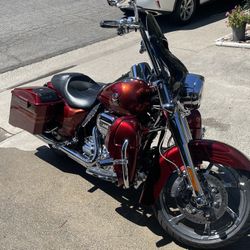 2013 Harley Davidson FLHRSE5 - CVO Road King