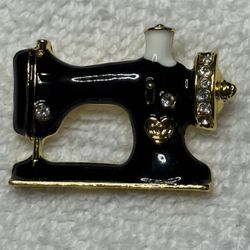 1950’s SEWING MACHINE DESIGNED BROOCH PIN