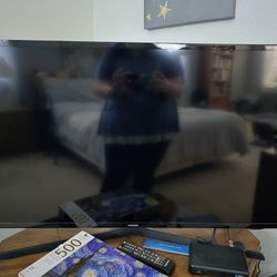 40 Inch Samsung Smart TV Black With Remote
