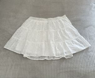 Women’s White Skirt