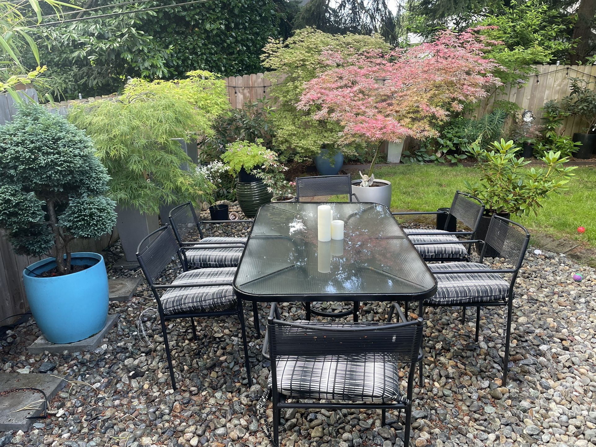 6 Stackable String chairs With Cushions Including
