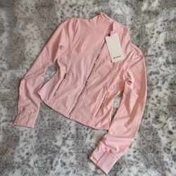 Lululemon Define Cropped Jacket *Nulu in Pink With Gold Zippers